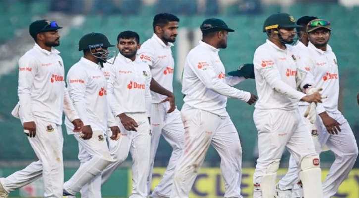 ৪০৪ রানে অলআউট ভারত