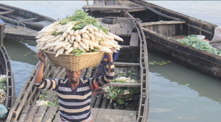 সুনামগঞ্জে শীতকালীন সবজির ভালো ফলনেও কৃষকের মুখ মলিন