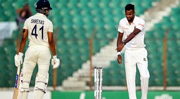 উইকেটে আলো জ্বললেও বেল পড়লো না, স্রেয়াশ কি আউট ছিলেন?