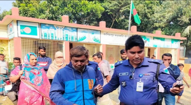 যৌন নিপীড়নের দায়ে বরখাস্ত প্রধান শিক্ষককে পুলিশে সোপর্দ